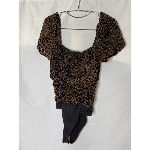 Leopard print off the shoulder bodysuit 🤎🖤 - Picture 6 of 6